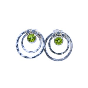 Ripple silver argentium stud earrings with peridot