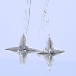 Silver flower drop earring
